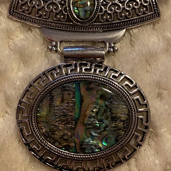 Choker Style Silver Necklace with Unique Stone. - Picture 5 of 5